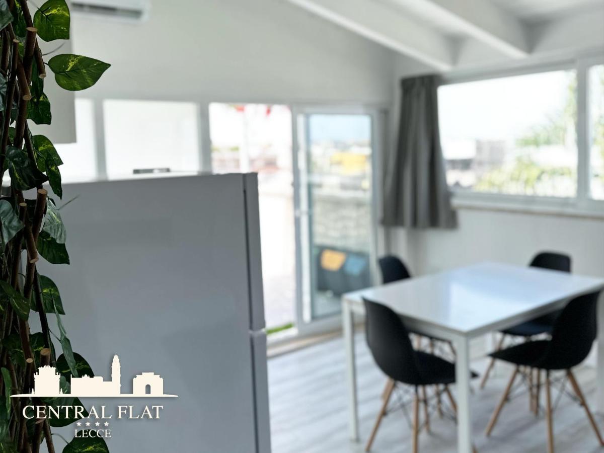 Ferienwohnung Lecce Central Flat - Attico Con Patio E Parcheggio Privato Exterior foto